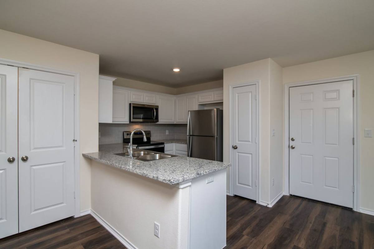 Townhouse for rent at 201 S May, Whitewright, TX 75491