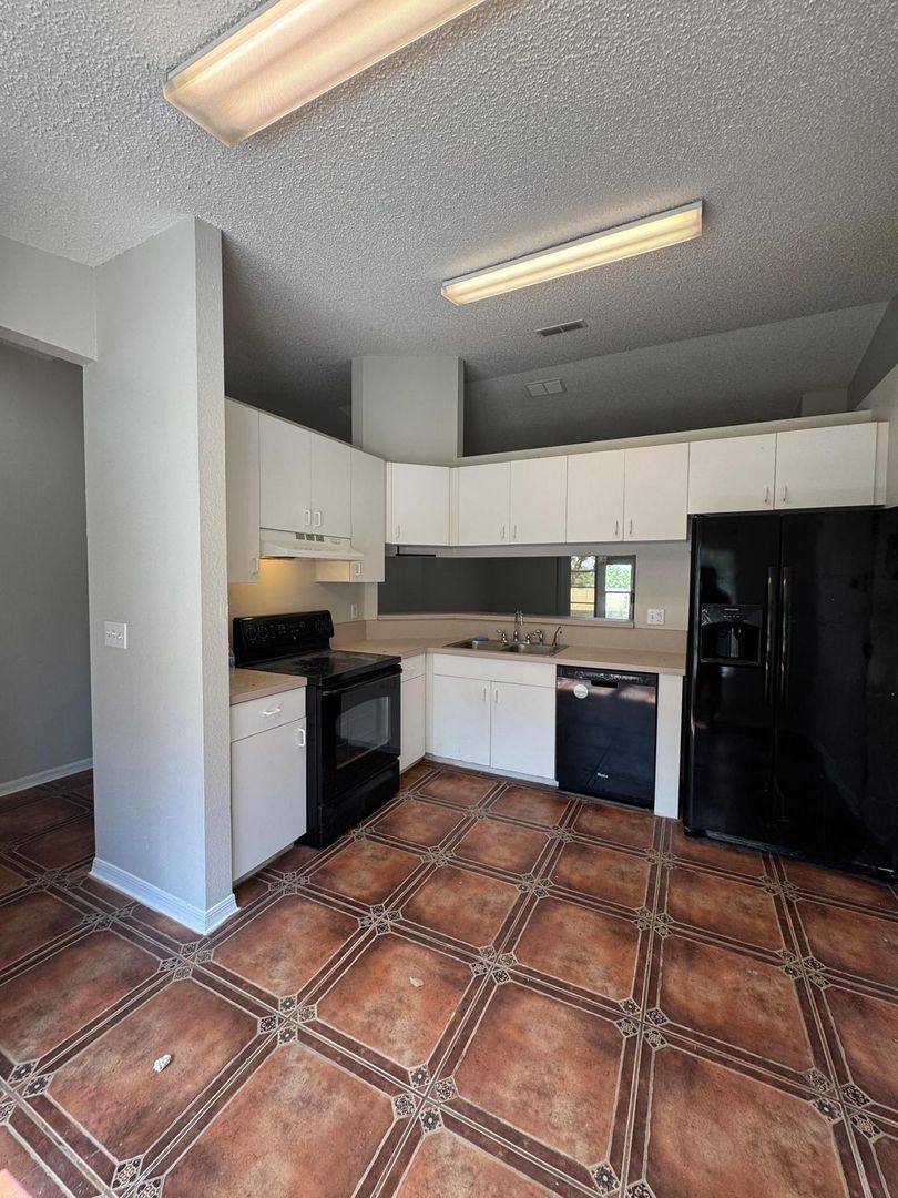 House for rent at 8039 Ridgeglen Circle E, Lakeland, FL 33809