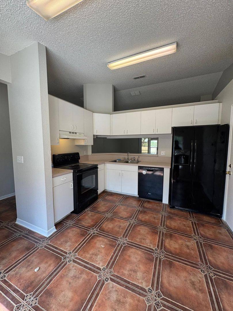 House for rent at 8039 Ridgeglen Circle E, Lakeland, FL 33809