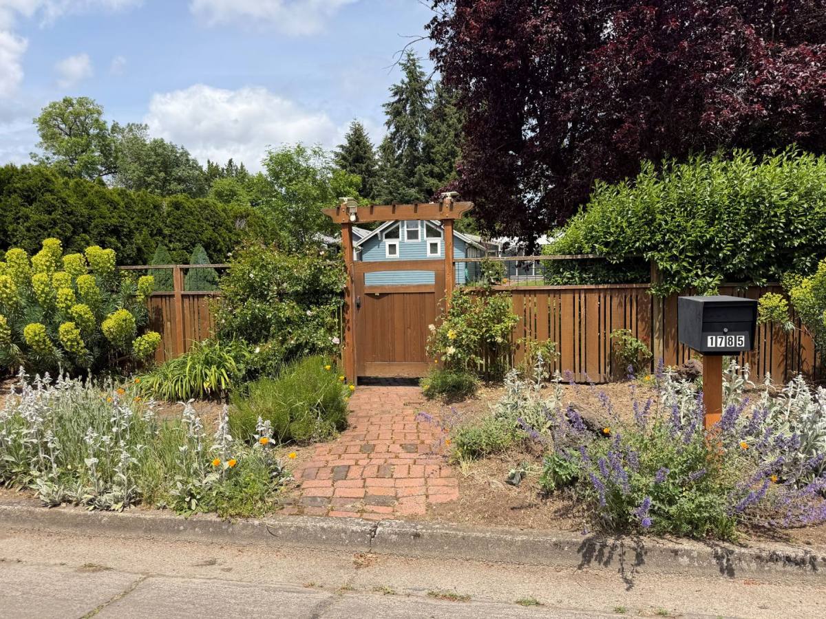 House for rent at 1785 W 14th Ave, Eugene, OR 97402