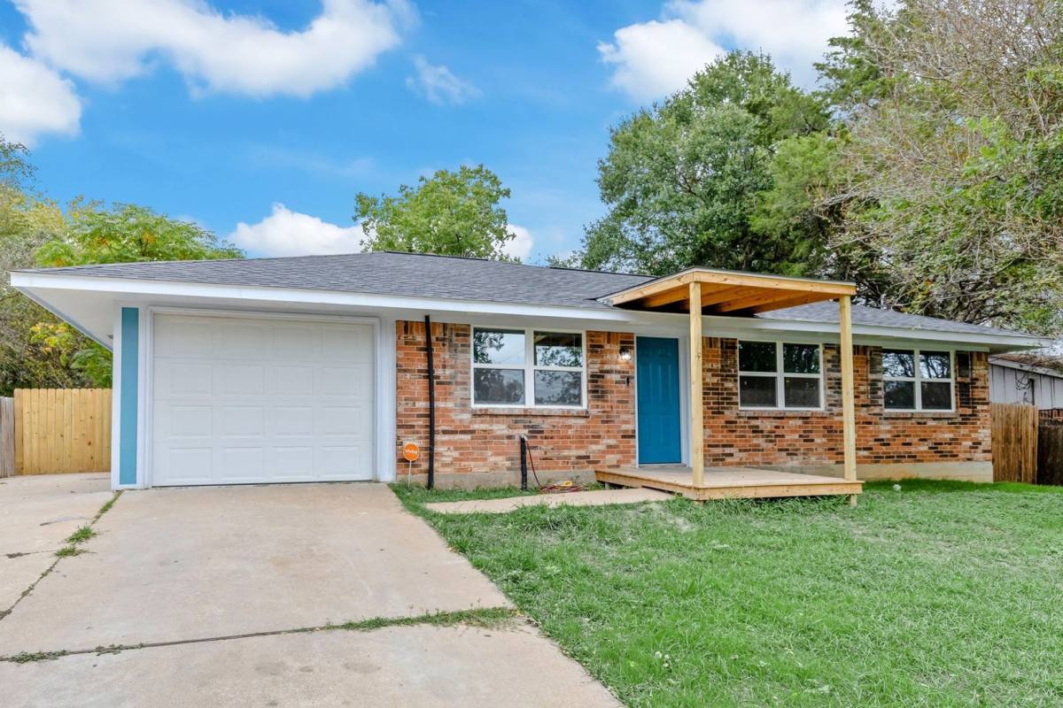 House for rent at 1401 Garrett St, Brenham, TX 77833