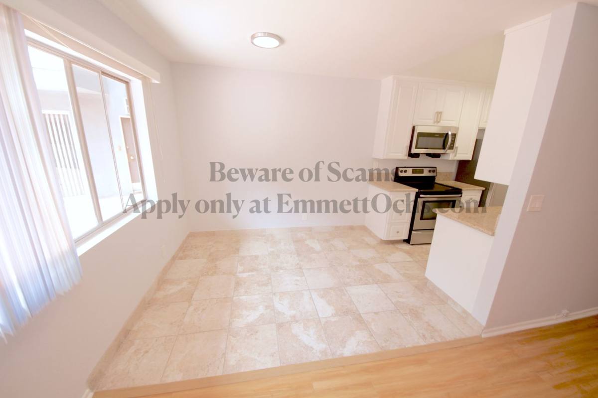 Apartment for rent at 11620 Mayfield Ave, Los Angeles, CA 90049