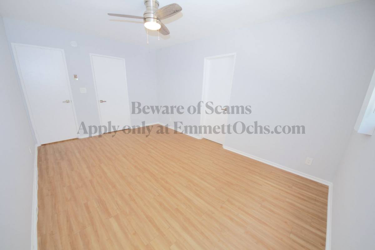 Apartment for rent at 11620 Mayfield Ave, Los Angeles, CA 90049