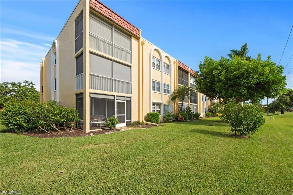 Apartment for rent at 1085 Forest Lakes Dr #8305, Naples, FL 34105