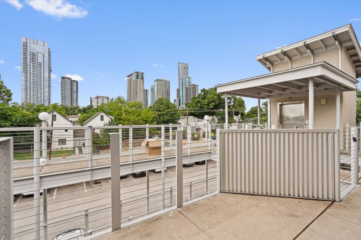 Condo for rent at 41 Waller St, Austin, TX 78702