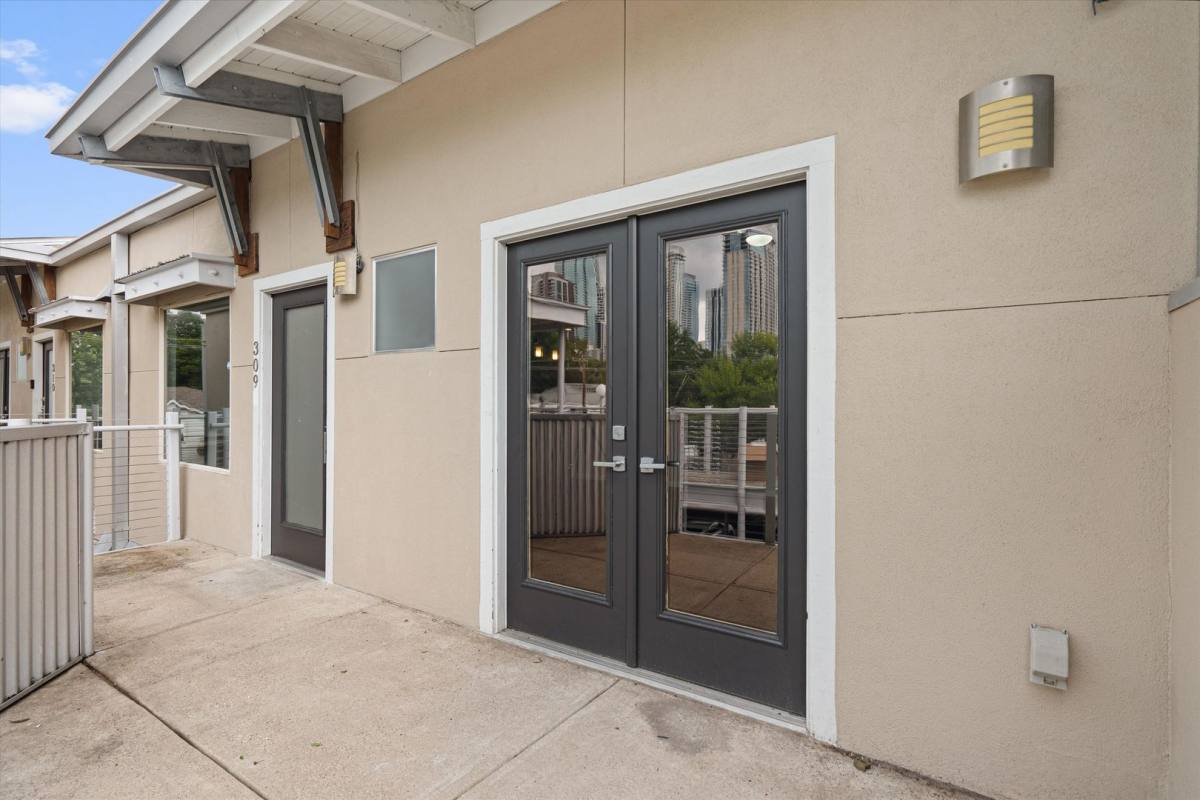 Condo for rent at 41 Waller St, Austin, TX 78702