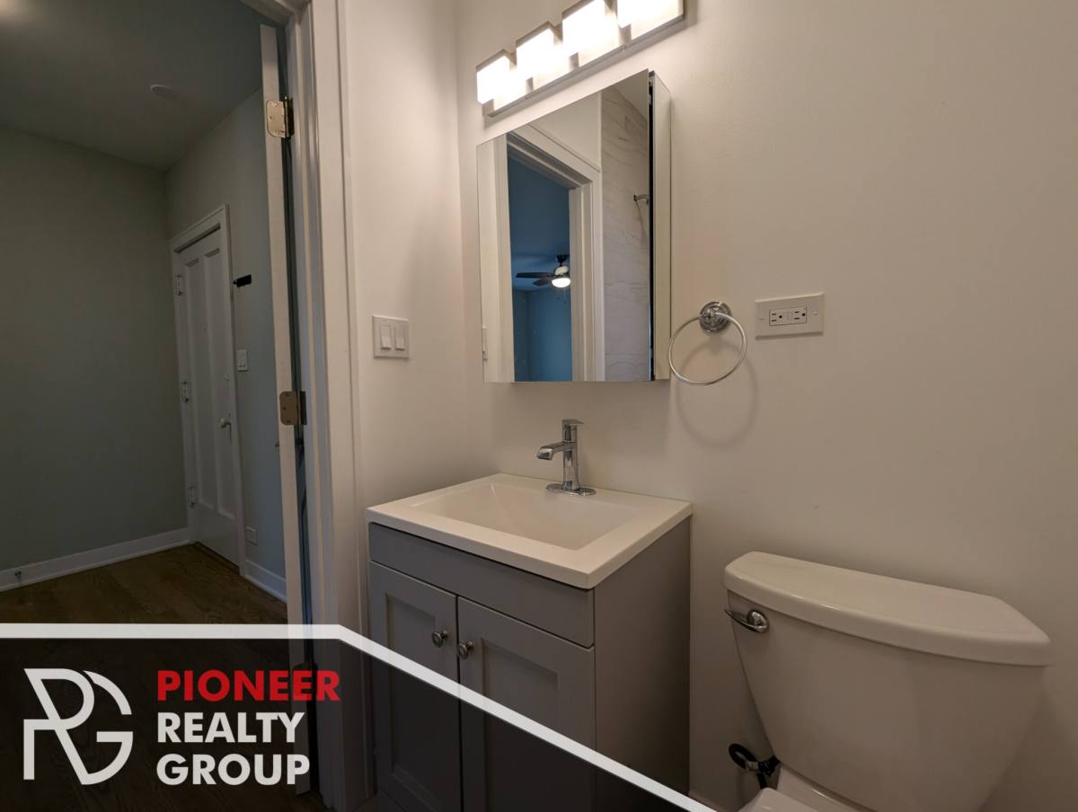 Apartment for rent at 3620 N Marshfield Ave #1C, Chicago, IL 60613