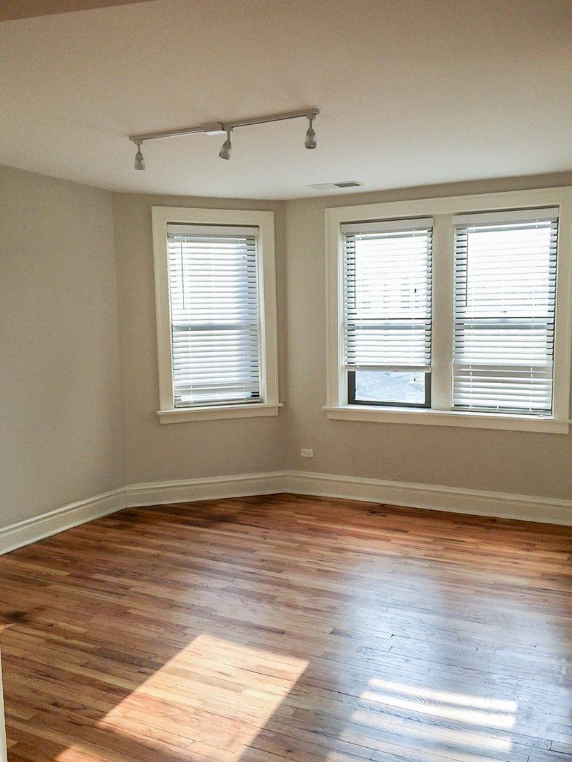 Apartment for rent at 2231 W Wilson Ave #2, Chicago, IL 60625
