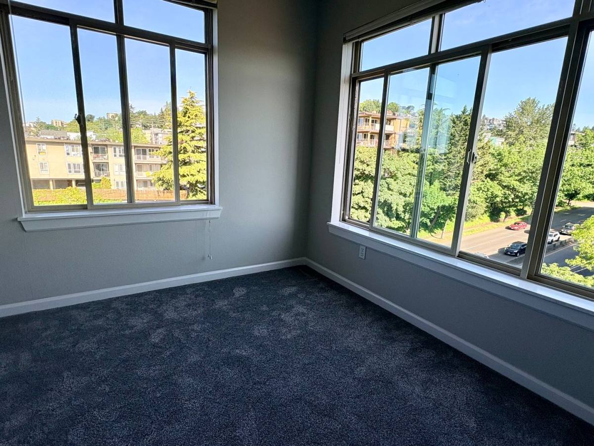 Apartment for rent at 900 Aurora Ave N, Seattle, WA 98109