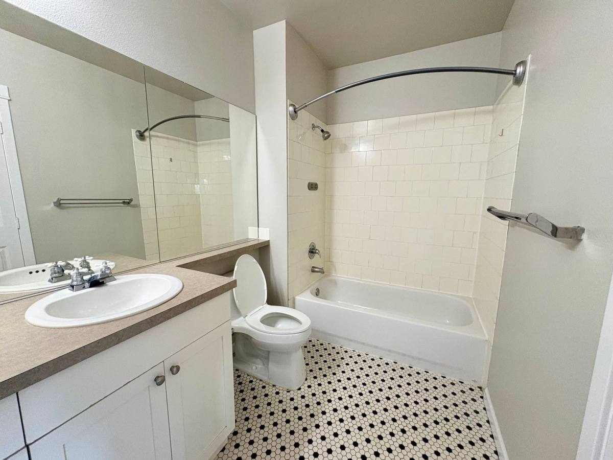 Apartment for rent at 900 Aurora Ave N, Seattle, WA 98109