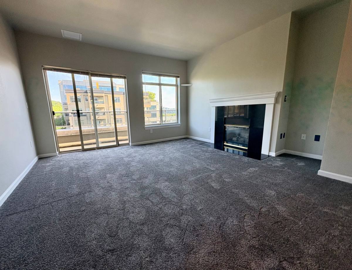 Apartment for rent at 900 Aurora Ave N, Seattle, WA 98109