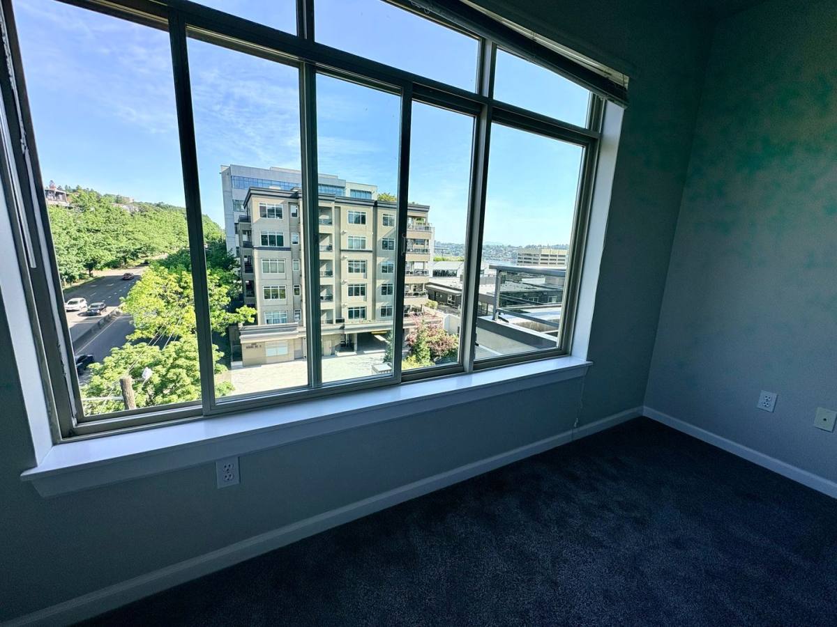 Apartment for rent at 900 Aurora Ave N, Seattle, WA 98109