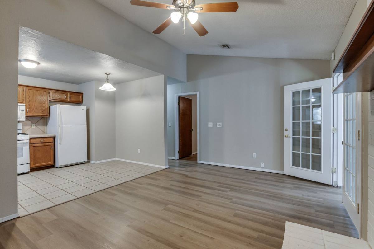 House for rent at 12316 SW 14th St, Yukon, OK 73099