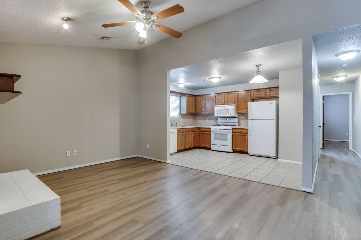 House for rent at 12316 SW 14th St, Yukon, OK 73099