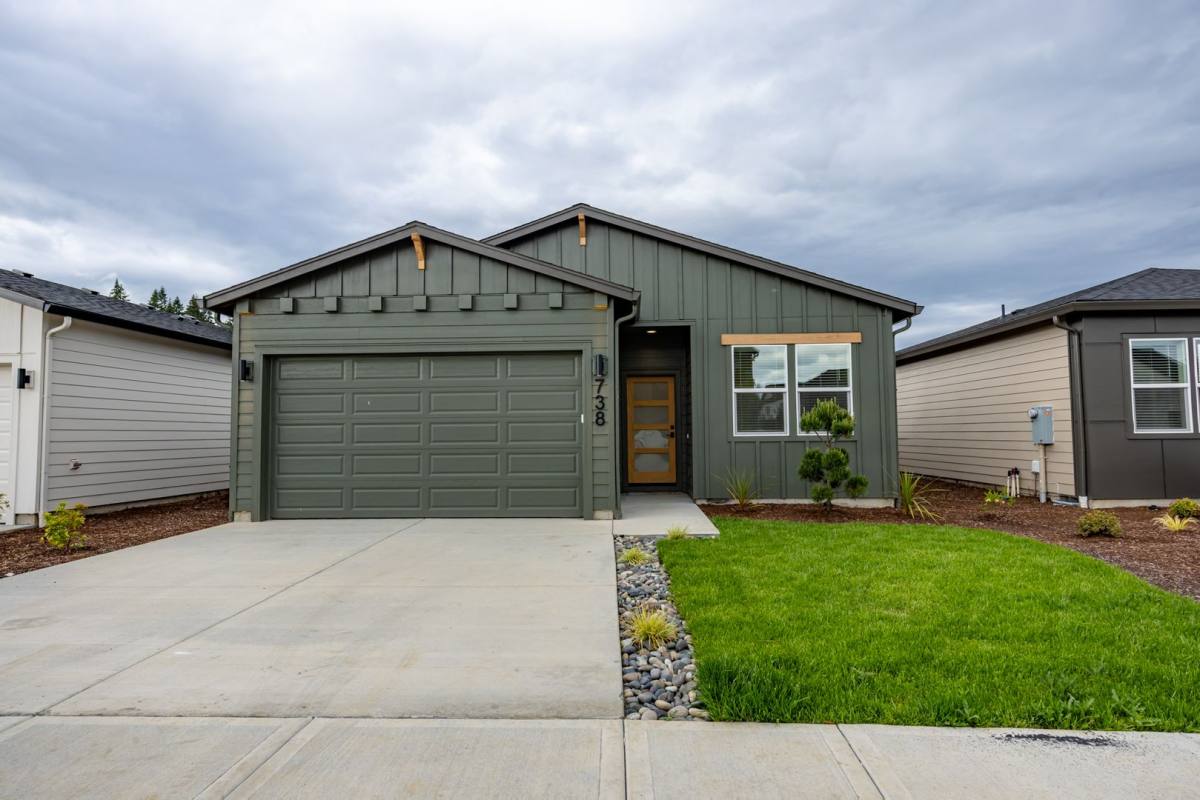 House for rent at 738 SE 34th St, Battle Ground, WA 98604