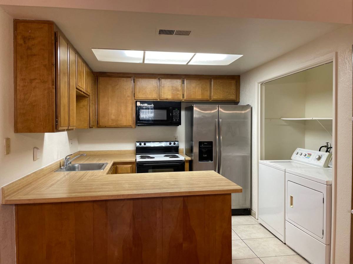 Townhouse for rent at 4830 Suncrest Way, Fair Oaks, CA 95628