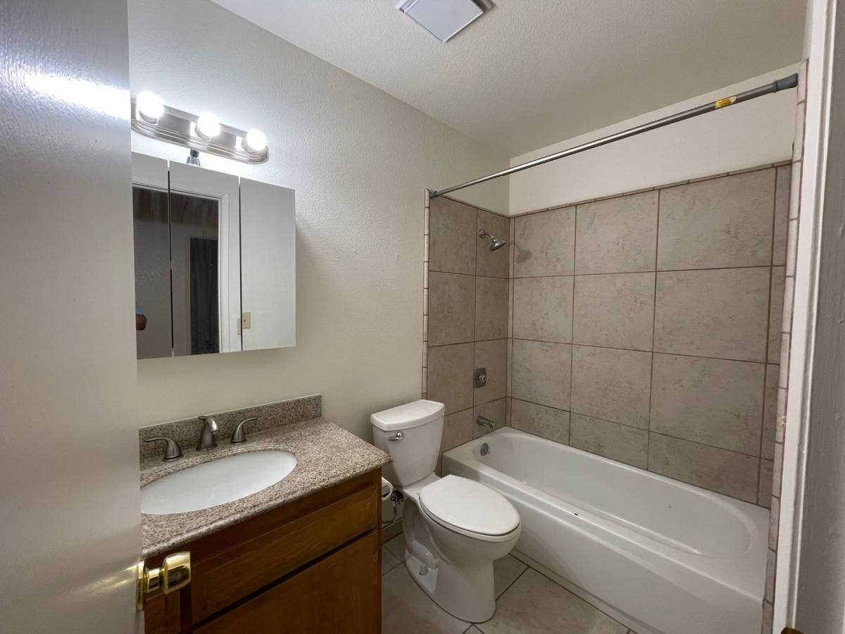 Townhouse for rent at 4830 Suncrest Way, Fair Oaks, CA 95628