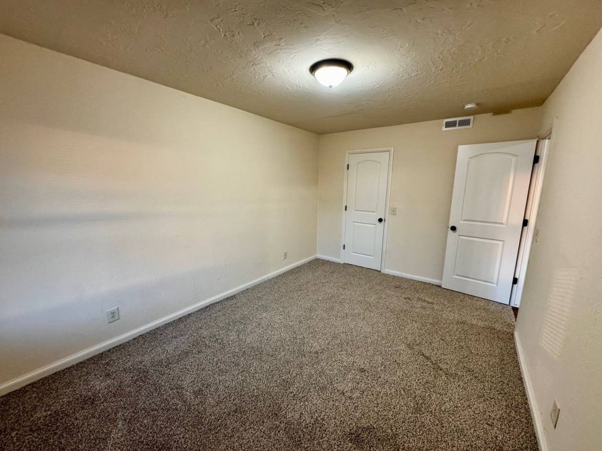Apartment for rent at 801 N Willie Miner Ave, El Reno, OK 73036