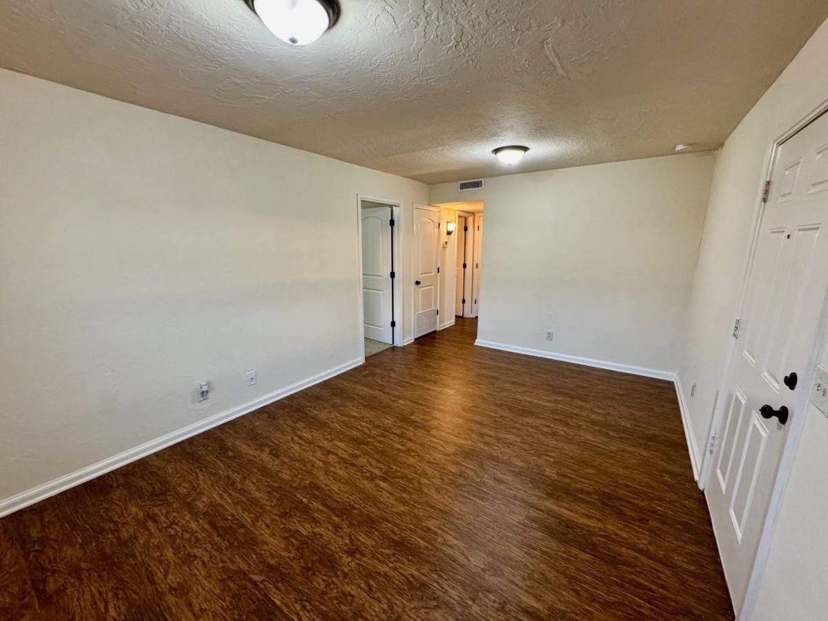 Apartment for rent at 801 N Willie Miner Ave, El Reno, OK 73036