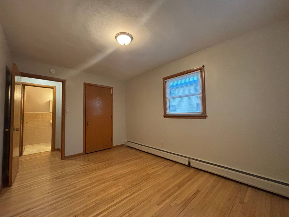 Apartment for rent at 984 Van Buren Ave, Saint Paul, MN 55104
