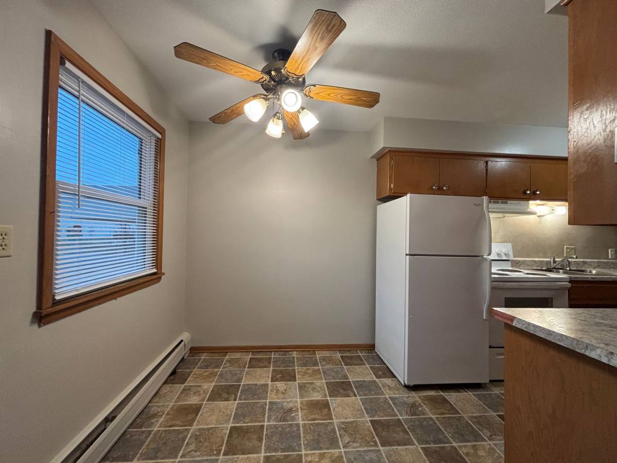 Apartment for rent at 984 Van Buren Ave, Saint Paul, MN 55104