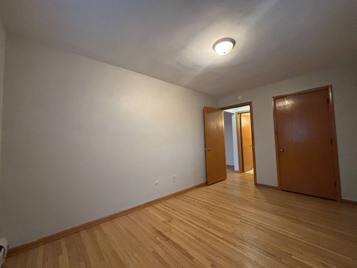 Apartment for rent at 984 Van Buren Ave, Saint Paul, MN 55104