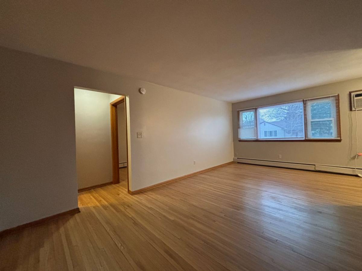 Apartment for rent at 984 Van Buren Ave, Saint Paul, MN 55104
