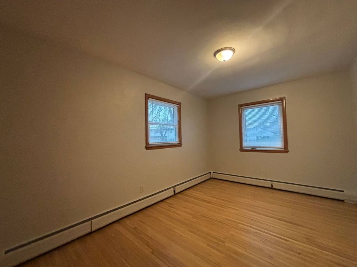 Apartment for rent at 984 Van Buren Ave, Saint Paul, MN 55104
