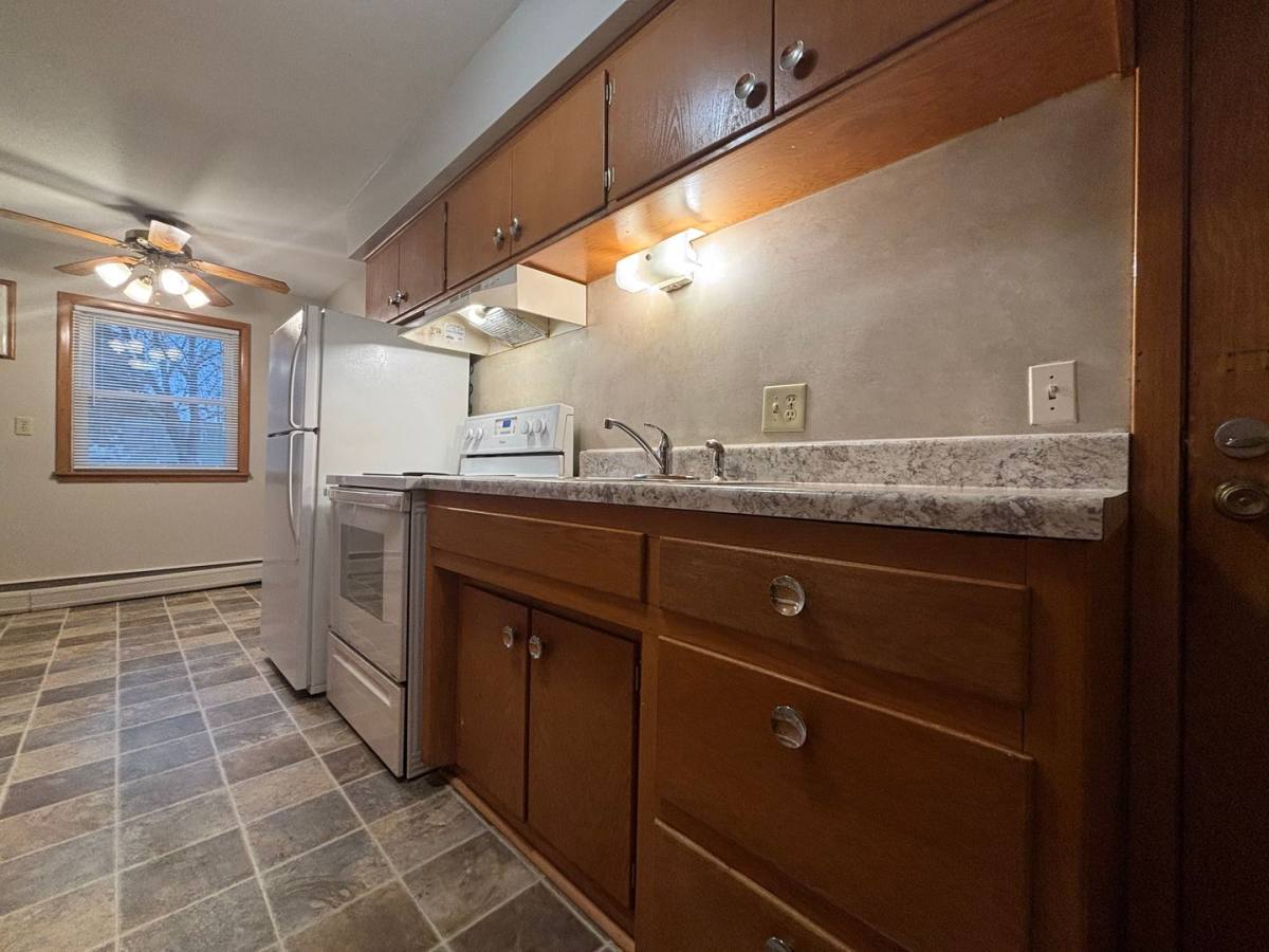 Apartment for rent at 984 Van Buren Ave, Saint Paul, MN 55104