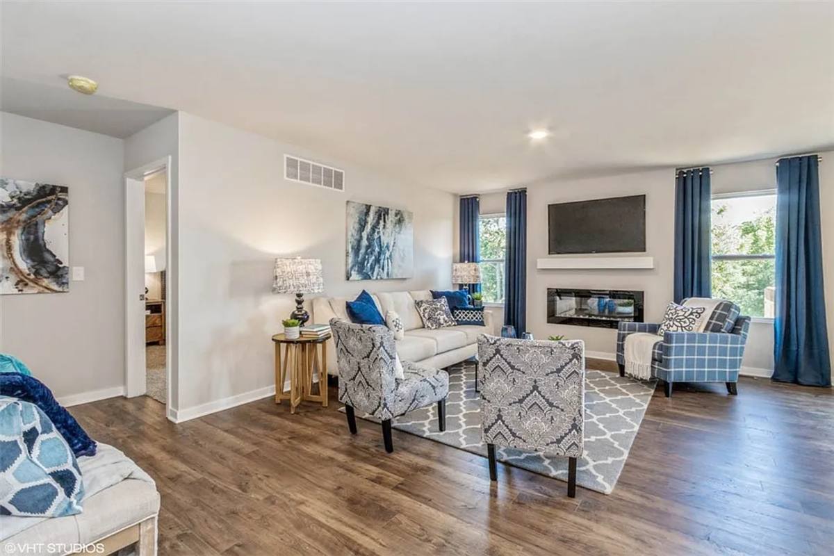 Townhouse for rent at 1407 NE Crossing Oak Dr, Ankeny, IA 50021