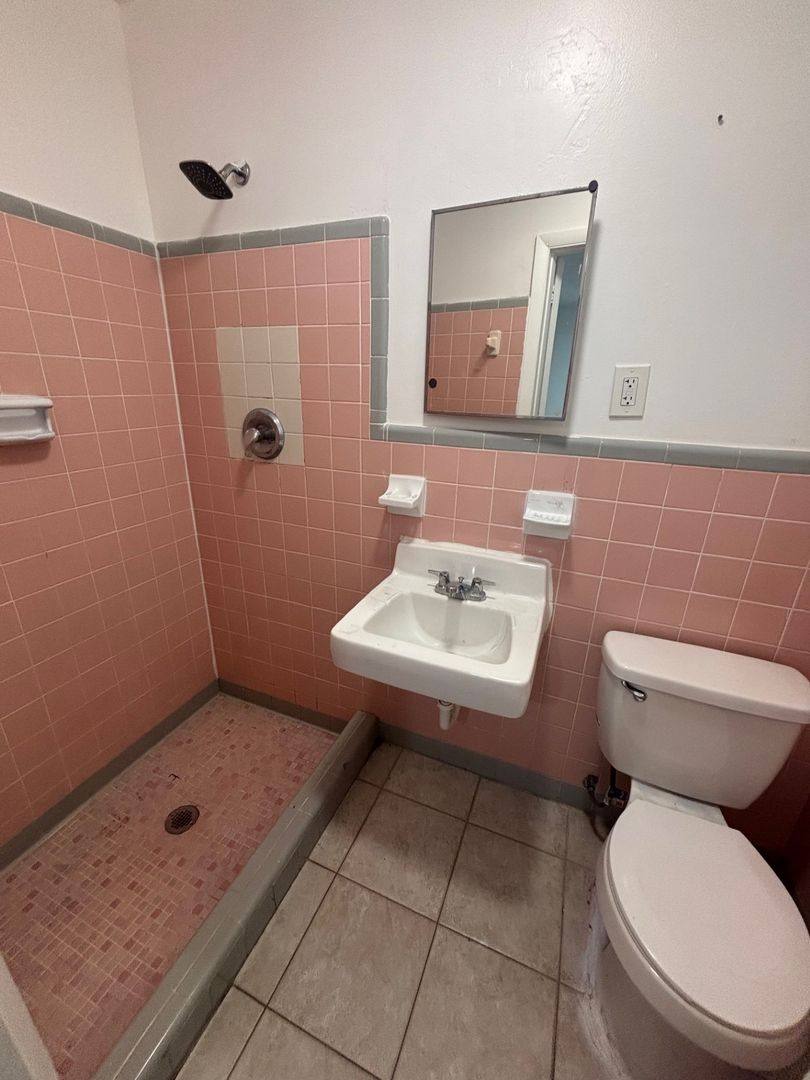 Apartment for rent at 3411 Broadway Ave, West Palm Beach, FL 33407