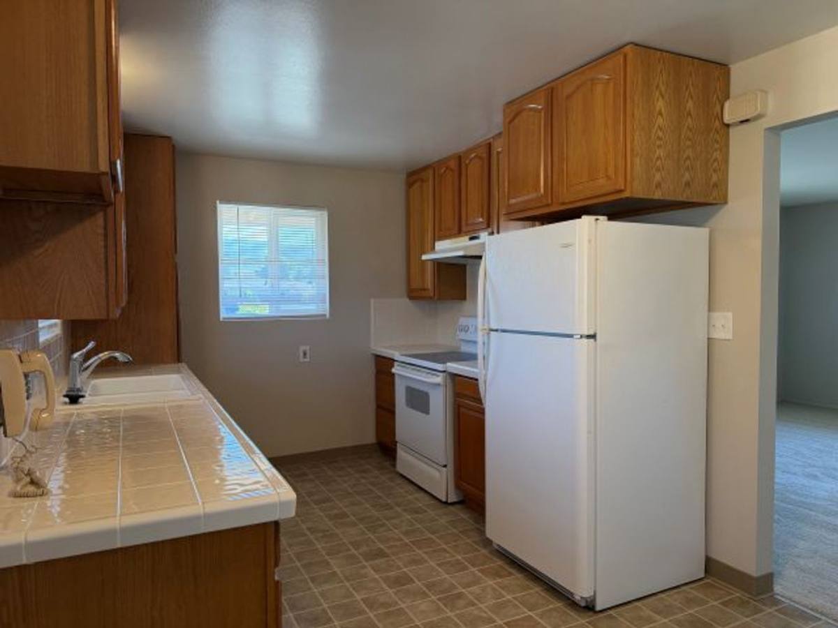 Apartment for rent at 915 Castlewood Dr, Los Gatos, CA 95032
