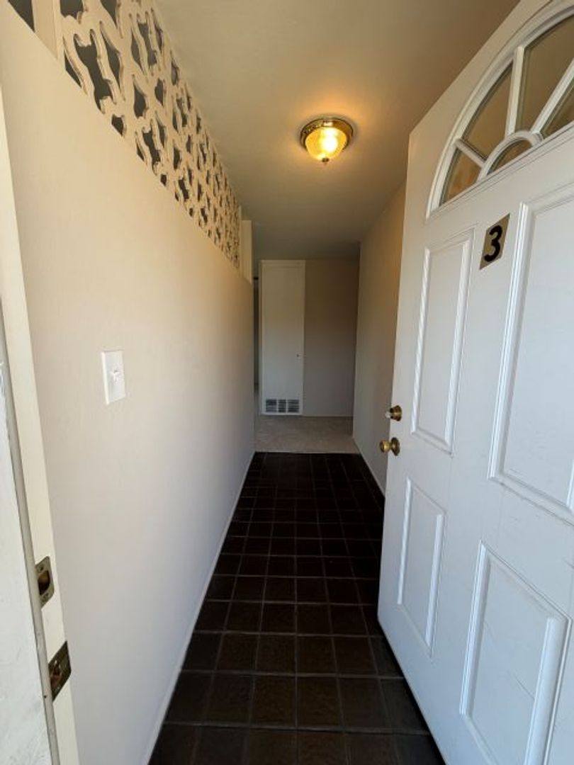 Apartment for rent at 915 Castlewood Dr, Los Gatos, CA 95032