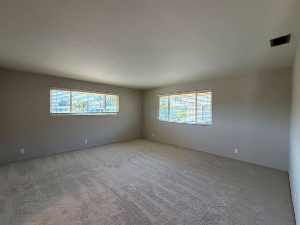 Apartment for rent at 915 Castlewood Dr, Los Gatos, CA 95032