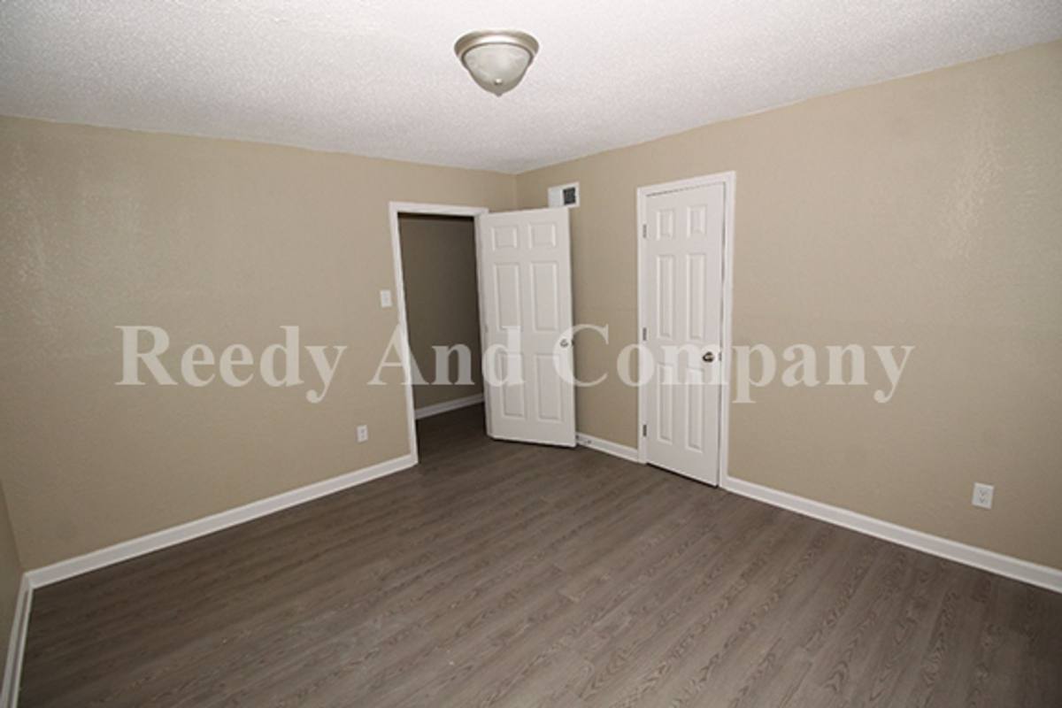 Townhouse for rent at 93 Eastview Dr, Memphis, TN 38111