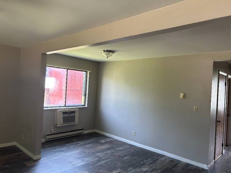 Apartment for rent at 616 S Main St, Shreve, OH 44676