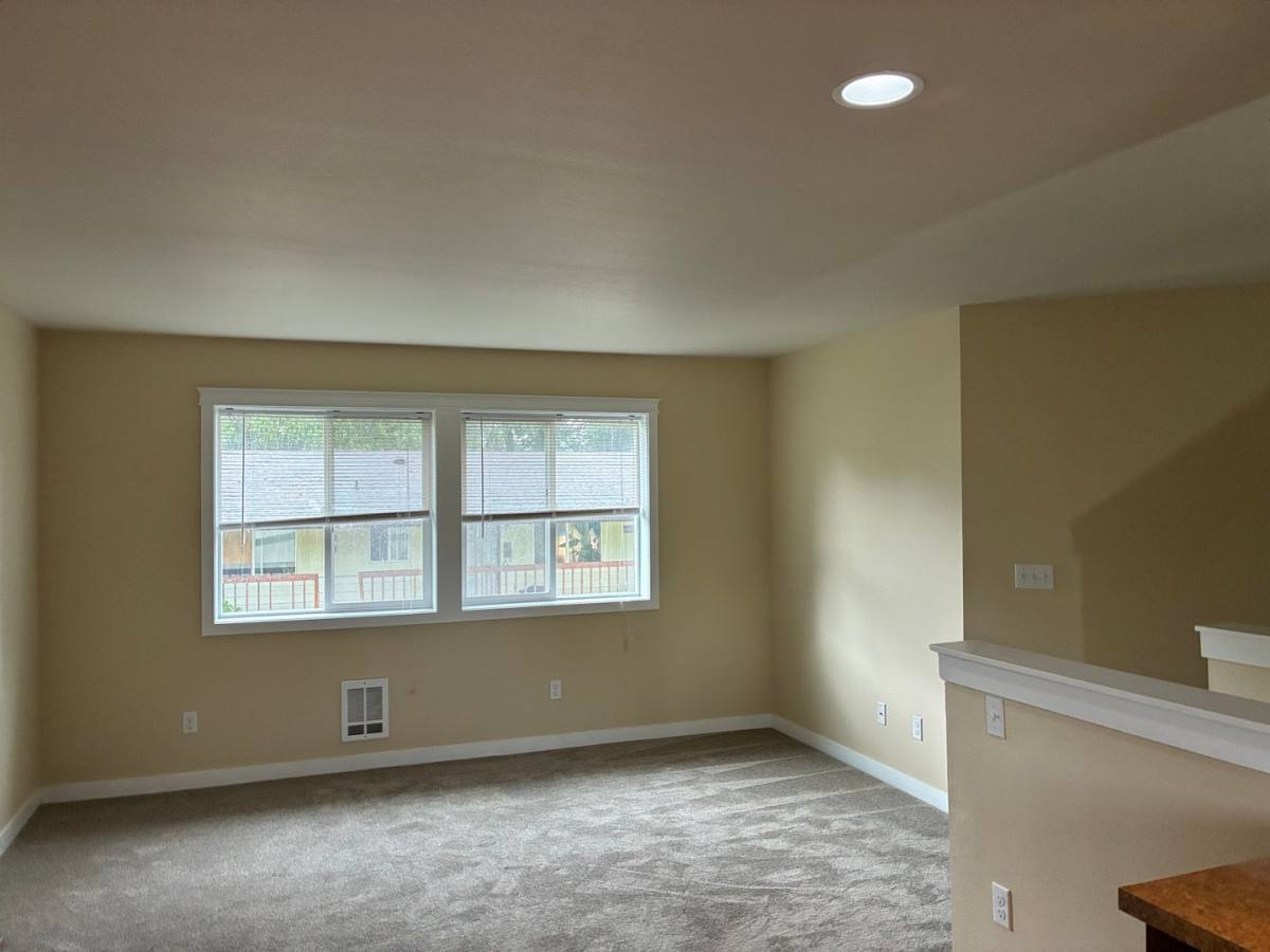 Townhouse for rent at 1235 E Fairhaven Ave, Burlington, WA 98233