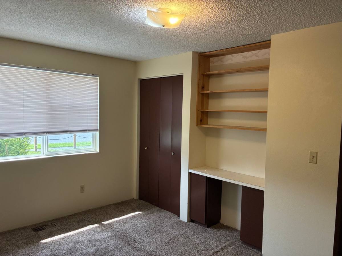 House for rent at 2121 E Viewmont Dr, Mount Vernon, WA 98273