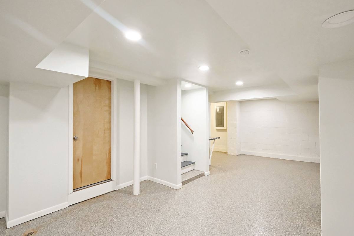 House for rent at 140 W Park Dr, Charlottesville, VA 22901