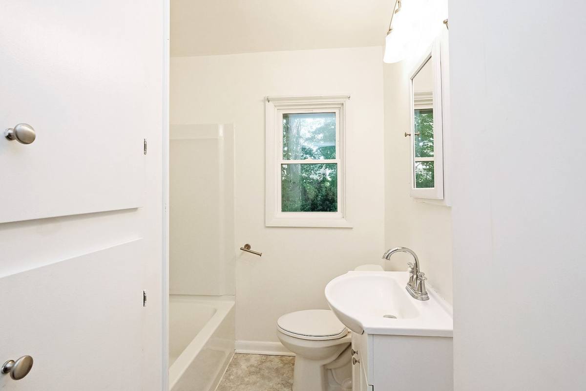 House for rent at 140 W Park Dr, Charlottesville, VA 22901
