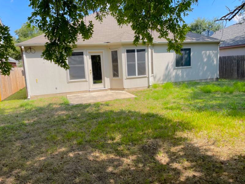 House for rent at 218 Sunshadow Dr, Lockhart, TX 78644