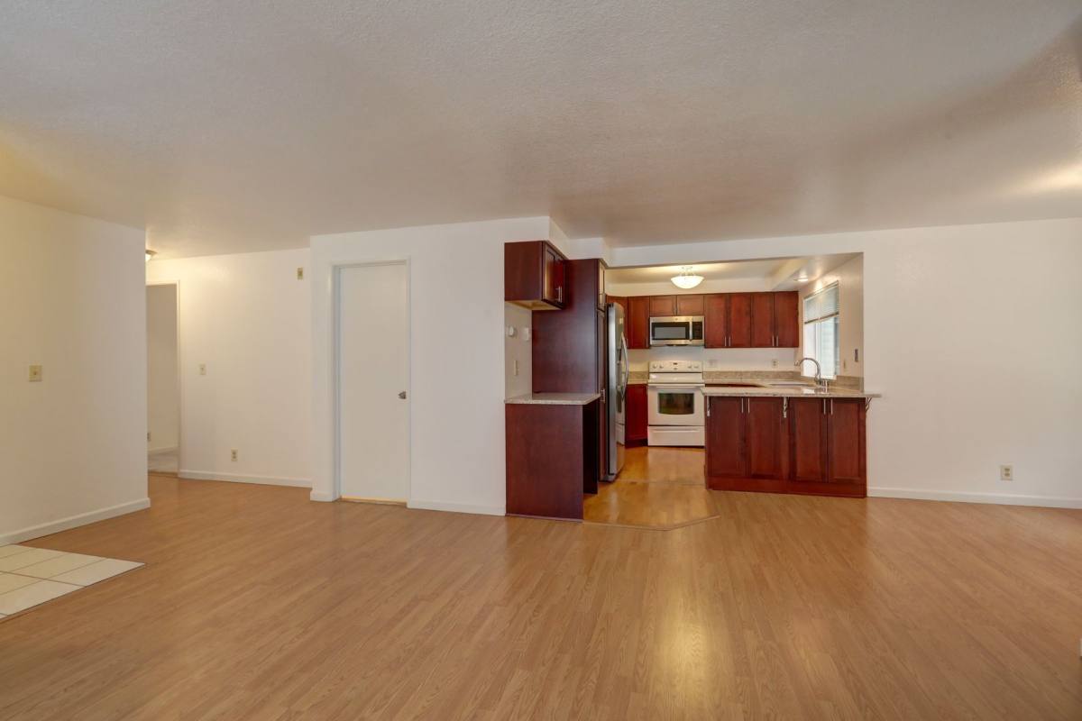 Condo for rent at 4231 NE 5th St, Renton, WA 98059