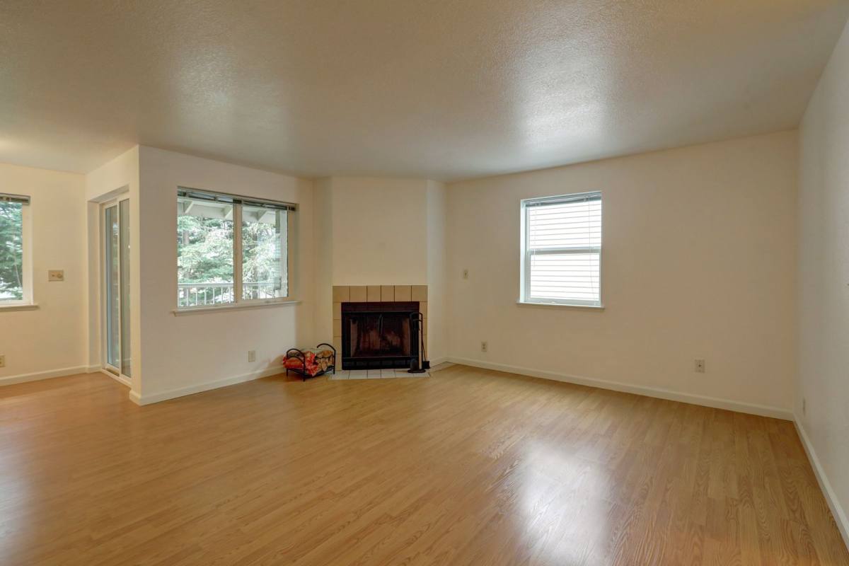 Condo for rent at 4231 NE 5th St, Renton, WA 98059