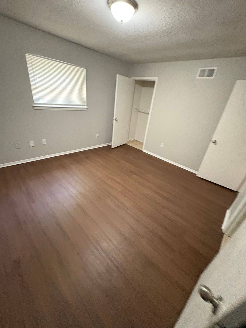Townhouse for rent at 1857 S Perkins Rd, Memphis, TN 38117