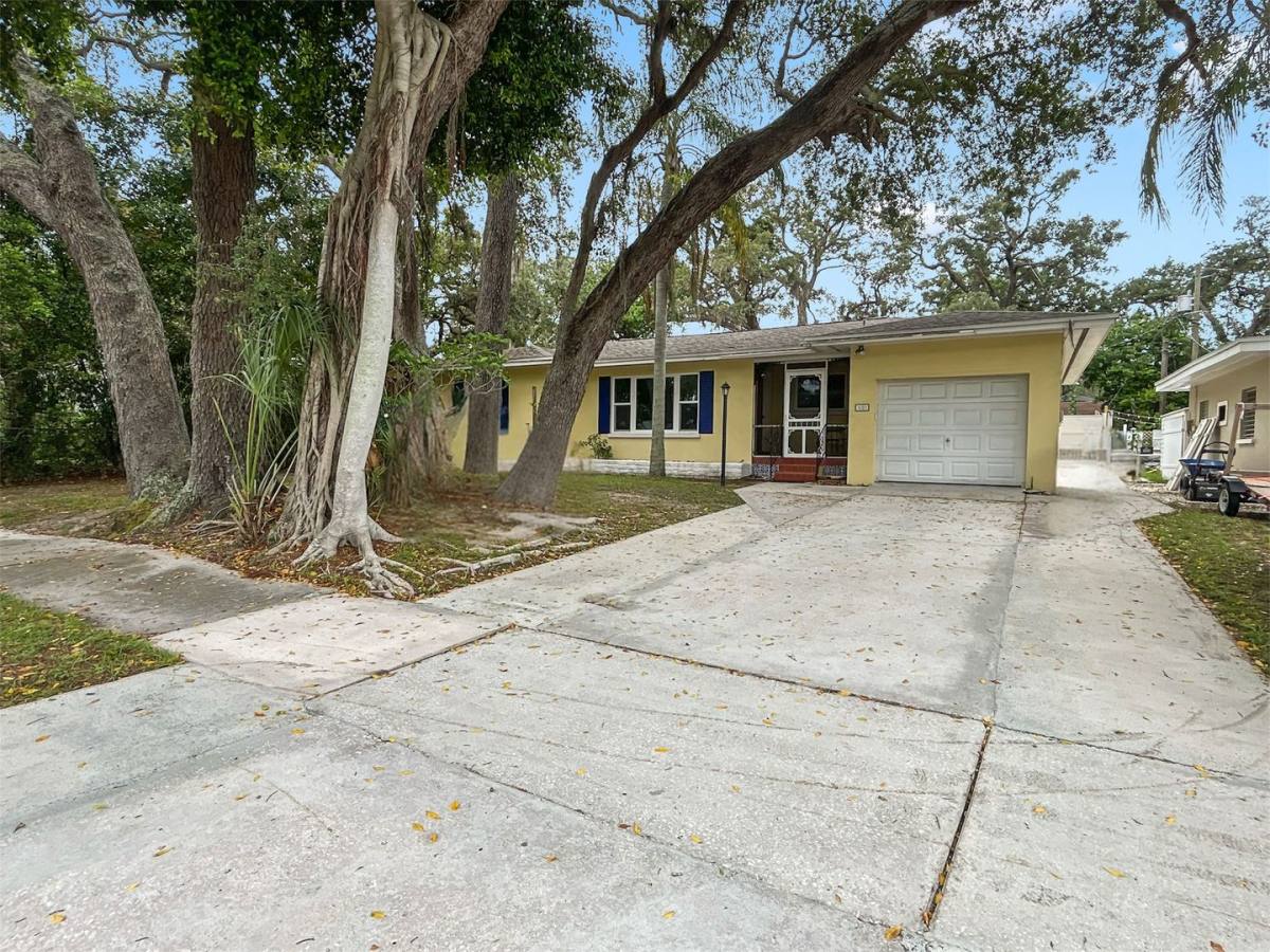 House for rent at 1021 Iroquois St, Clearwater, FL 33755