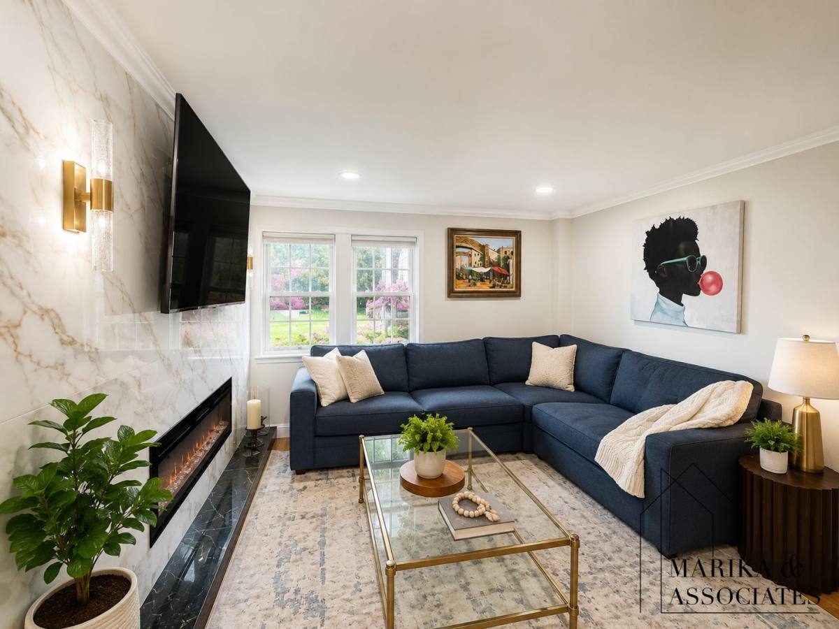 Apartment for rent at 17 Hammond Pond Parkway #1, Chestnut Hill, MA 02467