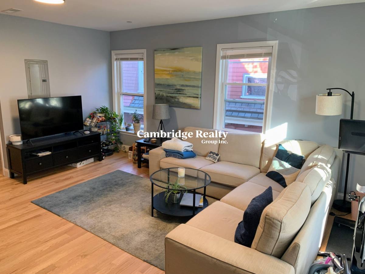 Apartment for rent at 91 Munroe St #2, Somerville, MA 02143