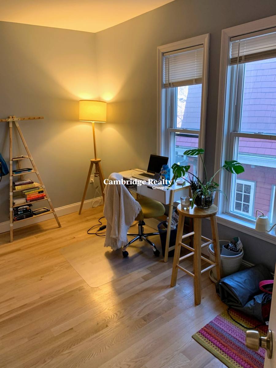 Apartment for rent at 91 Munroe St #2, Somerville, MA 02143