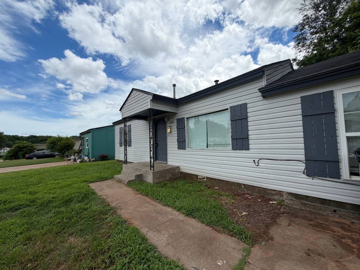 House for rent at 3212 NE 15th St, Oklahoma City, OK 73117