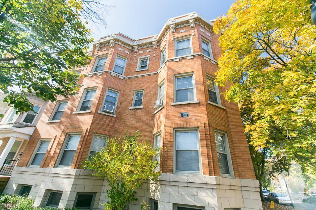 Apartment for rent at 1607 W Berteau Ave #2, Chicago, IL 60613